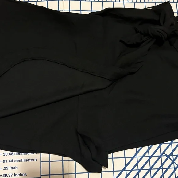 Mahina Black wrap Skort With Side Tie Women Size Medium Excellent Condition - Picture 3 of 10